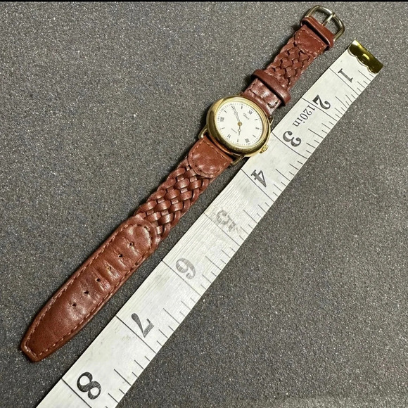 Timex Ladies Quartz Watch Gold Tone White Roman Numeral Dial Working New Battery - Picture 9 of 9